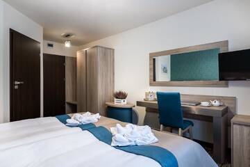 Фото номера Стандартный двухместный номер с 1 кроватью Отель Krasicki Hotel Resort &amp; Spa г. Сверадув-Здруй 6