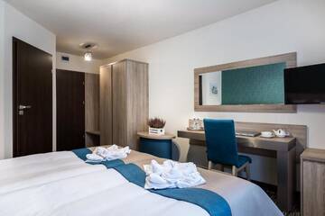Фото номера Стандартный двухместный номер с 1 кроватью Отель Krasicki Hotel Resort &amp; Spa г. Сверадув-Здруй 12