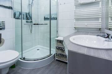 Фото номера One-Bedroom Apartment (Prestiżowy prim) Апарт-отели Apartamenty Izerskie - ul. Cicha 13H-I г. Сверадув-Здруй 3